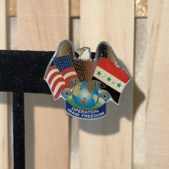 Collectible Lapel Hat Pin Operation Iraqi Freedom Pin with Flags - Picture 3 of 8